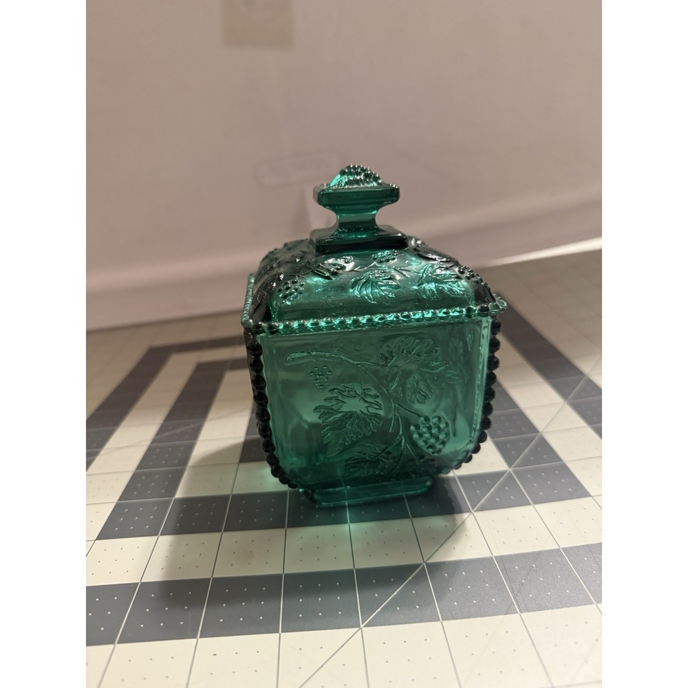 VTG FENTON GLASS SPRUCE Emerald Green Candy Dish W/ LID Grapes Leaves Potpourri